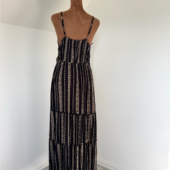 Elegant Black and Cream Maxi Dress